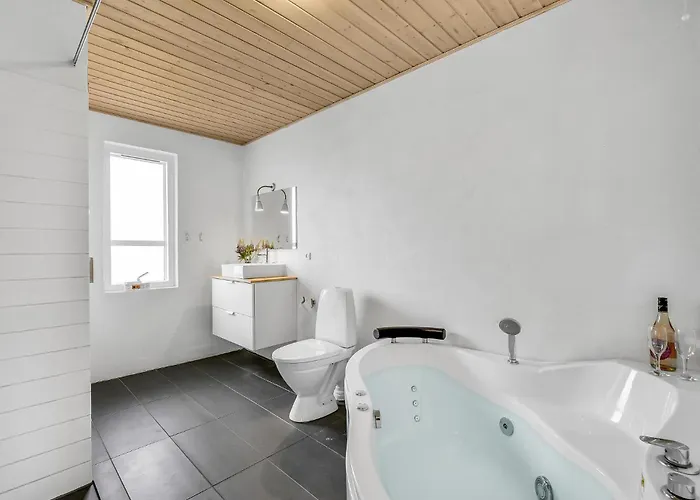 Σπίτι διακοπών Four-bedroom In Skjern